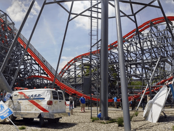 Wicked Cyclone Review – RMC Hybrid Coaster at Six Flags New England