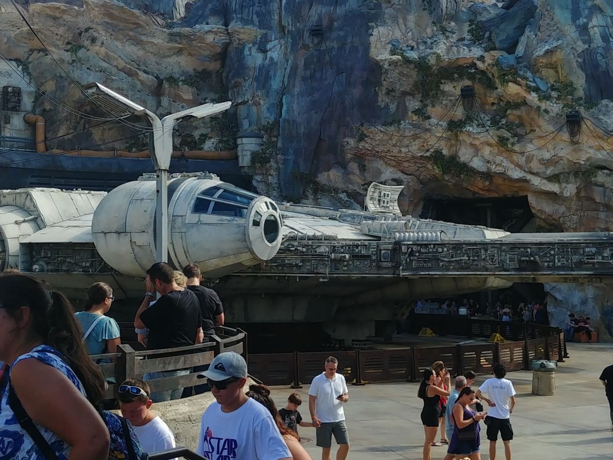 An In-Depth Review of Star Wars: Galaxy’s Edge | Disney’s Masterpiece