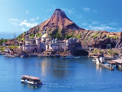 Top 5 Must-Visit Theme Parks Worldwide